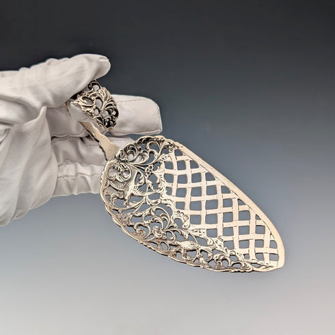 1922 Dutch antique 835 silver bird decoration slicer 43g W2V